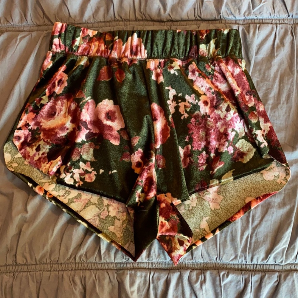Velvet shorts
